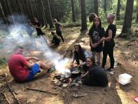 5. a 8. oddil - preziti v lese, vari veceri.jpg